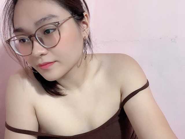 Selena295 live cam on BongaCams