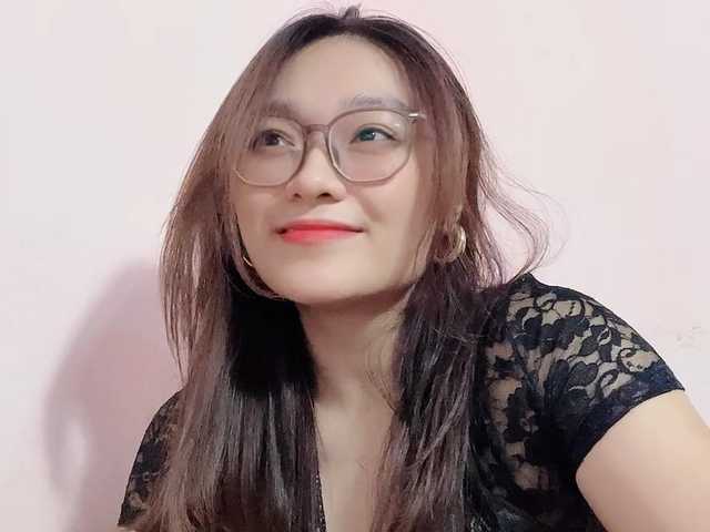 Selena295 live cam on BongaCams