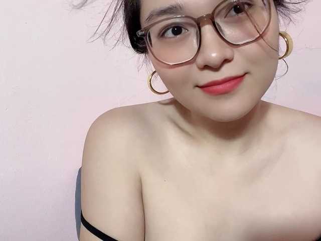 Selena295 live cam on BongaCams
