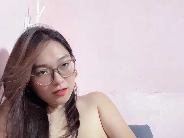 Selena295 live cam on BongaCams
