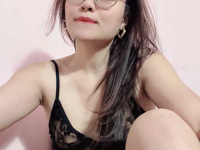 Selena295 live cam on BongaCams
