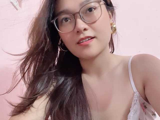 Selena295 live cam on BongaCams