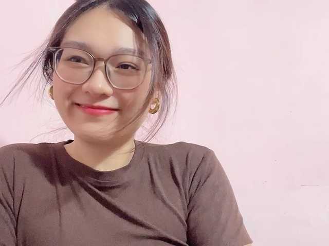 Selena295 live cam on BongaCams