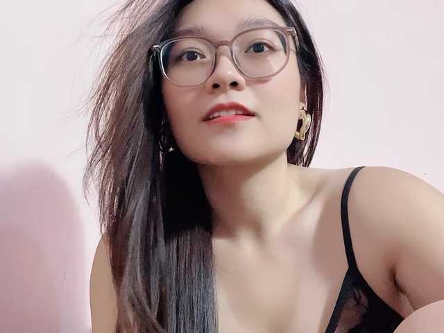 Selena295 live cam on BongaCams