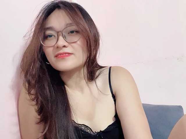 Selena295 live cam on BongaCams