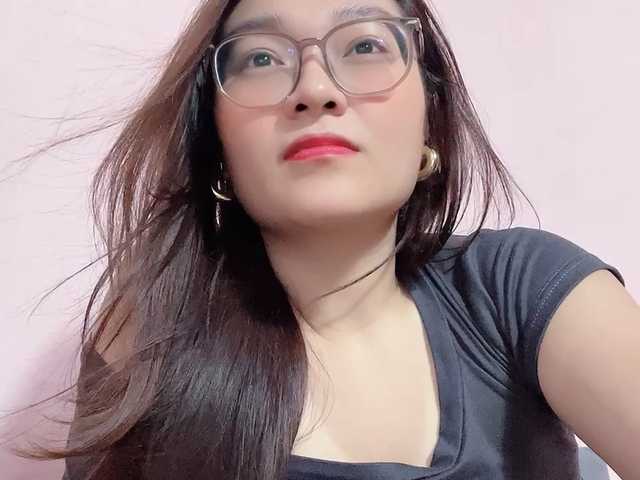 Selena295 live cam on BongaCams