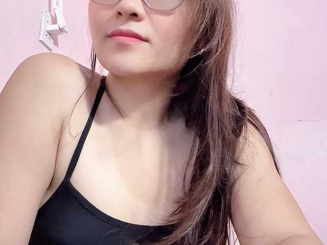 Selena295 live cam on BongaCams