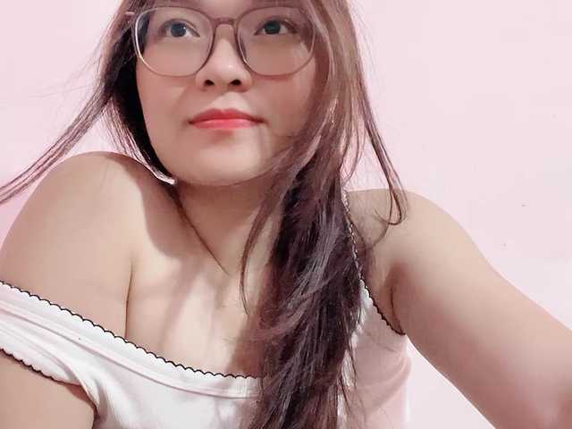 Selena295 live cam on BongaCams