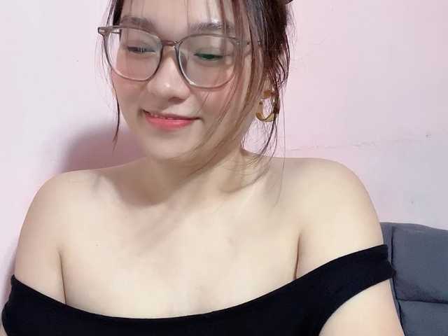Selena295 live cam on BongaCams