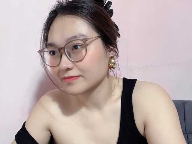 Selena295 live webcam show