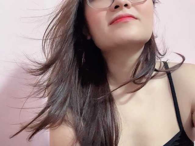 Selena295 live cam on BongaCams