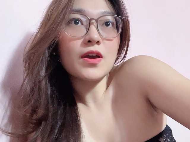 Selena295 live cam on BongaCams