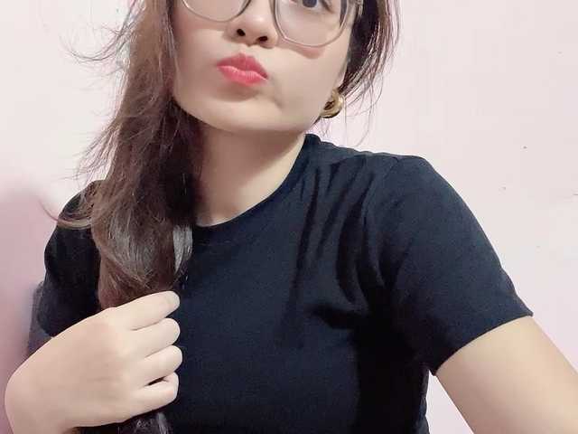 Selena295 live cam on BongaCams