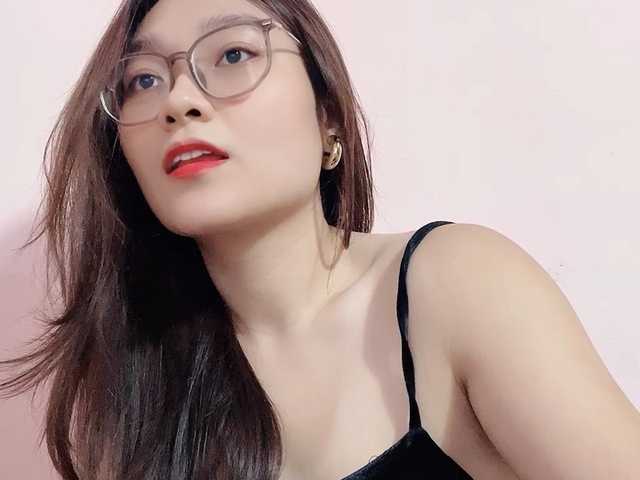 Selena295 live cam on BongaCams