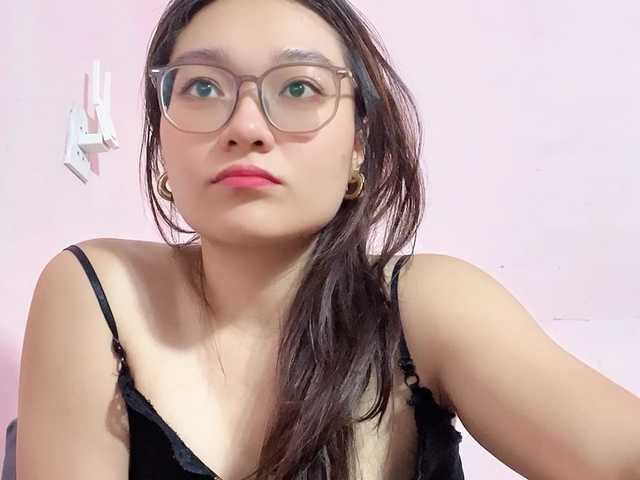 Selena295 live cam on BongaCams