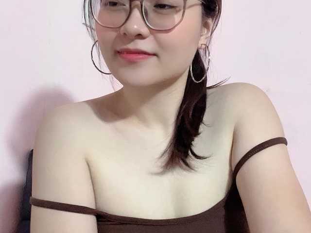 Selena295 live cam on BongaCams