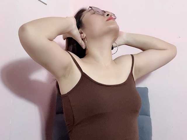 Selena295 live cam on BongaCams