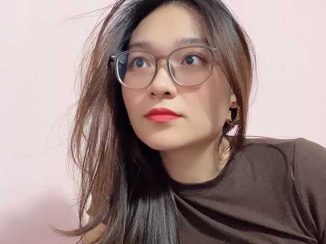 Selena295 live cam on BongaCams