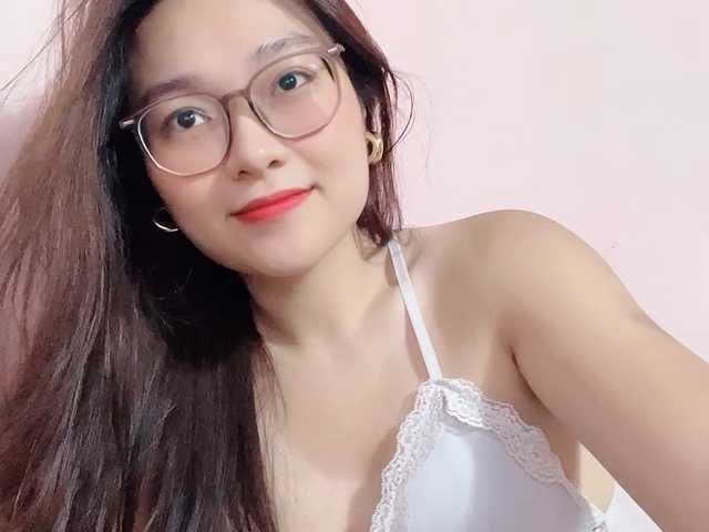 Selena295 live cam on BongaCams