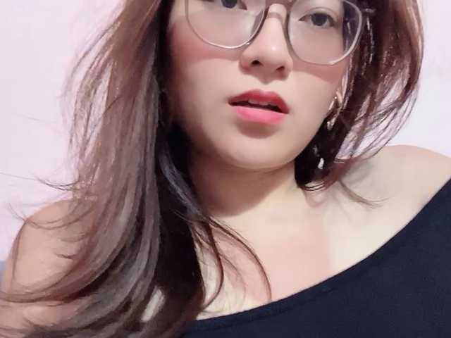 Selena295 live cam on BongaCams