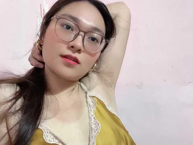 Selena295 live cam on BongaCams