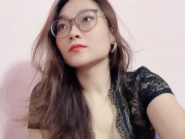 Selena295 live cam on BongaCams