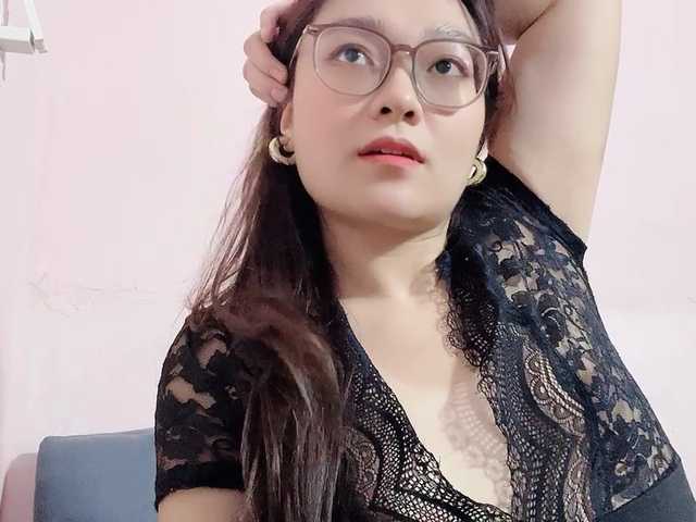 Selena295 live cam on BongaCams