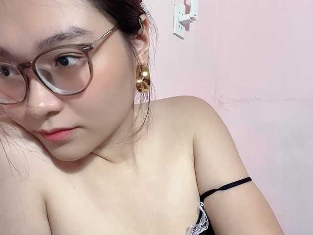 Selena295 live cam on BongaCams
