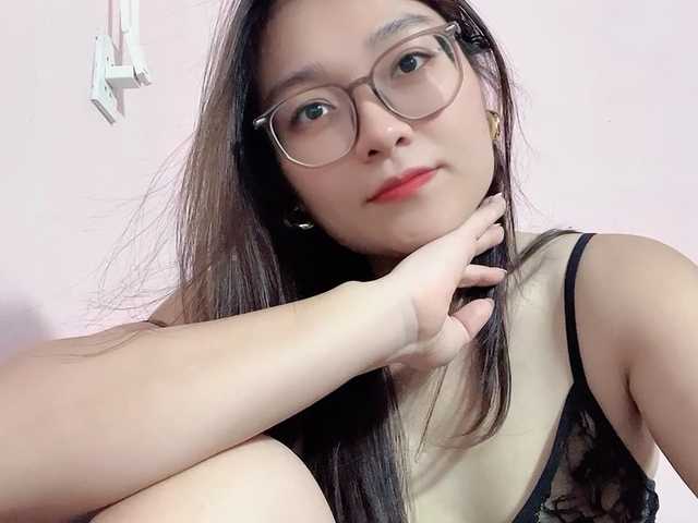 Selena295 live cam on BongaCams
