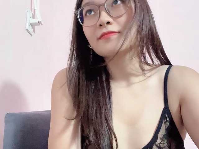 Selena295 live cam on BongaCams
