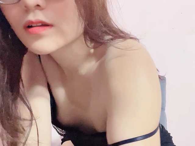 Selena295 live cam on BongaCams