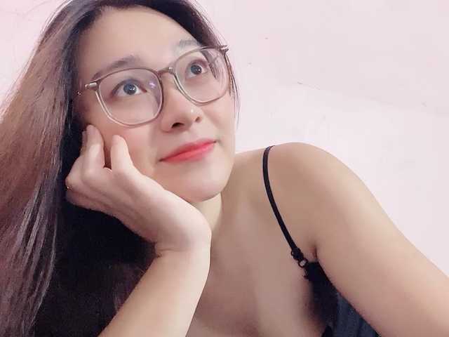 Selena295 live cam on BongaCams