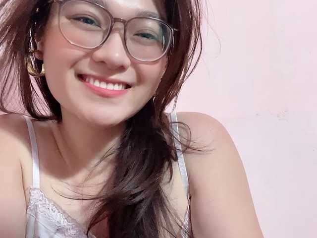 Selena295 live cam on BongaCams