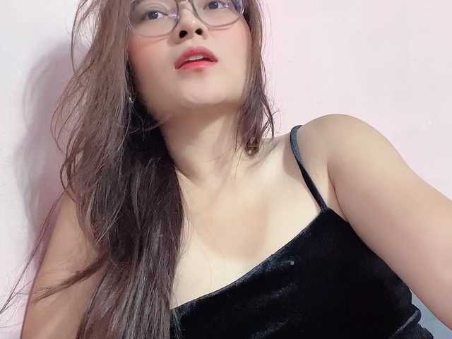 Selena295 live cam on BongaCams