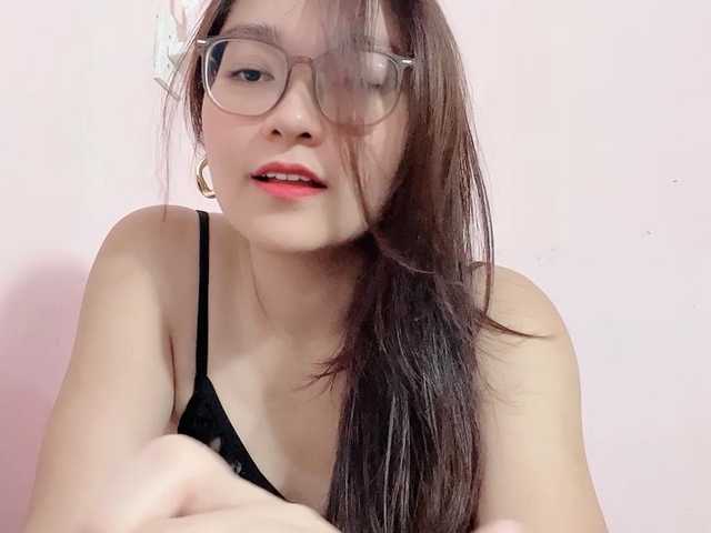 Selena295 live cam on BongaCams