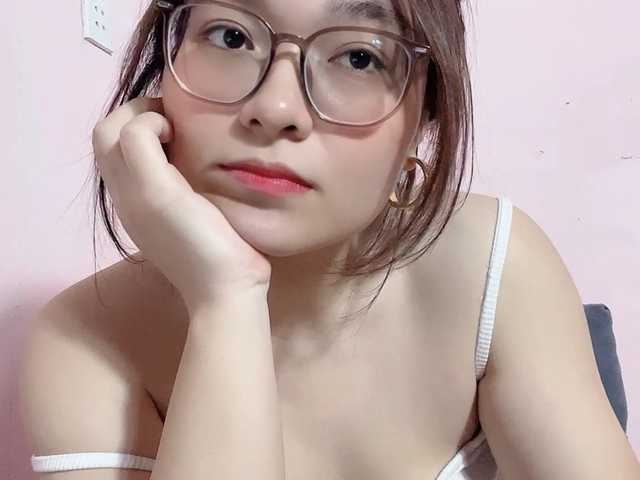 Selena295 live cam on BongaCams