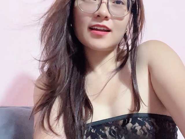 Selena295 live cam on BongaCams