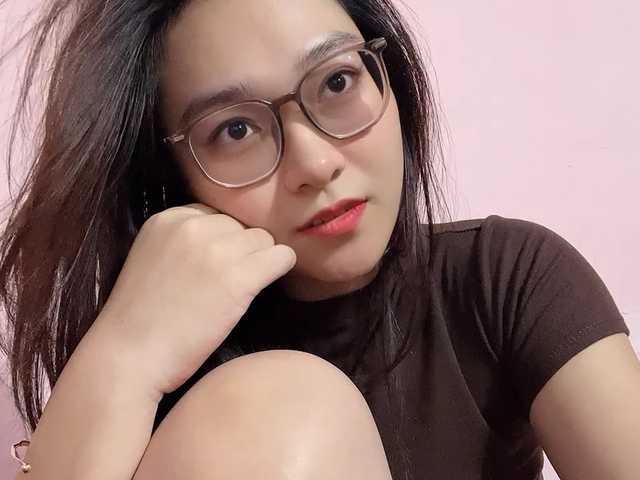 Selena295 live cam on BongaCams