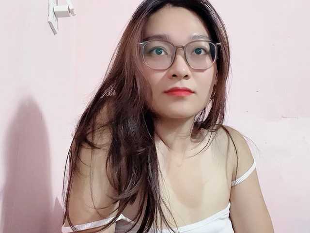 Selena295 live cam on BongaCams
