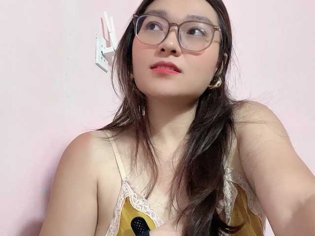 Selena295 live cam on BongaCams