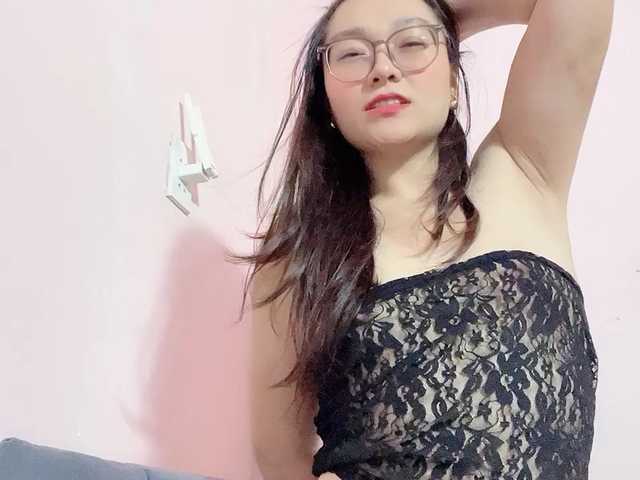 Selena295 live cam on BongaCams
