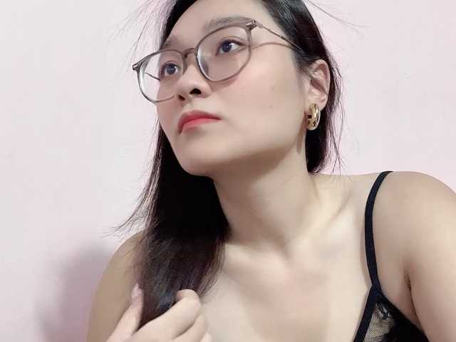 Selena295 live cam on BongaCams