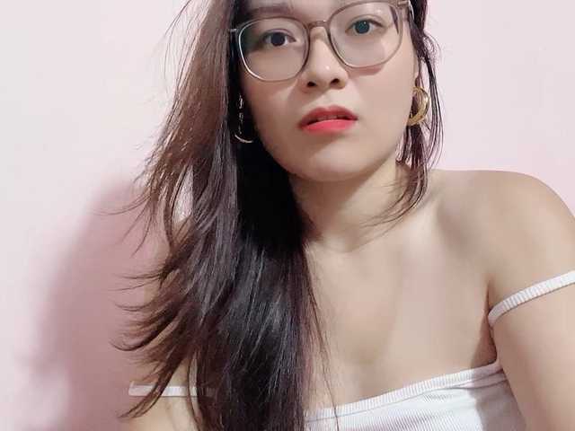 Selena295 live cam on BongaCams