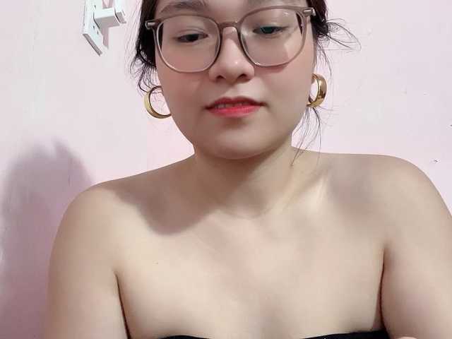 Selena295 live cam on BongaCams