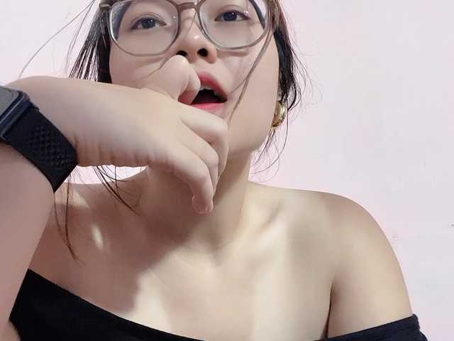 Selena295 live cam on BongaCams