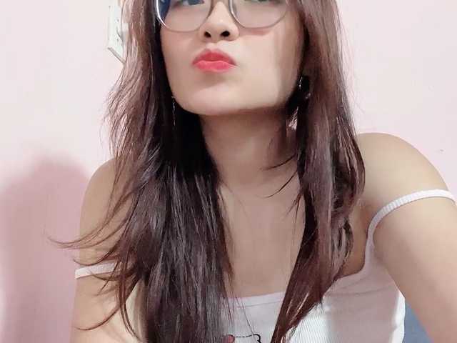 Selena295 live cam on BongaCams