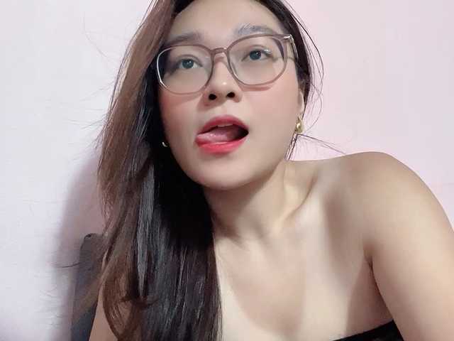 Selena295 live cam on BongaCams