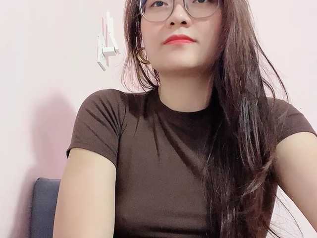 Selena295 live cam on BongaCams