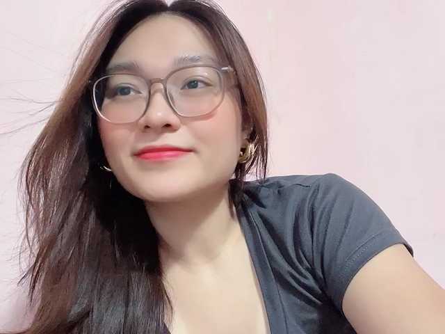 Selena295 live cam on BongaCams