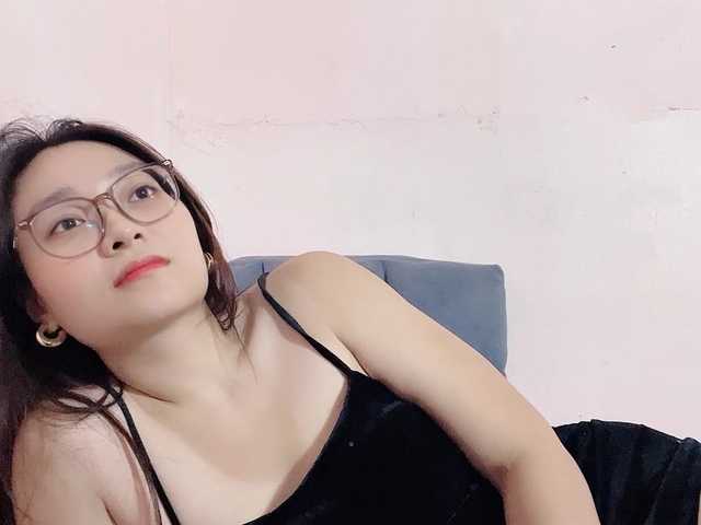 Selena295 live cam on BongaCams